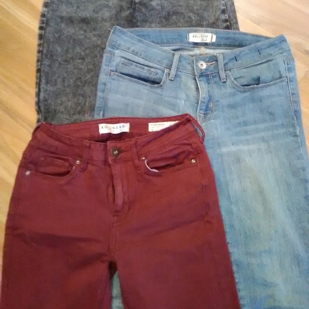 (3) pair Bullhead jeans